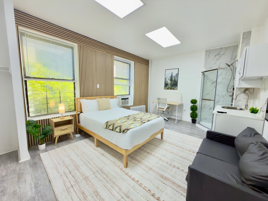 Room 400 — Studio Basic with Private Shower