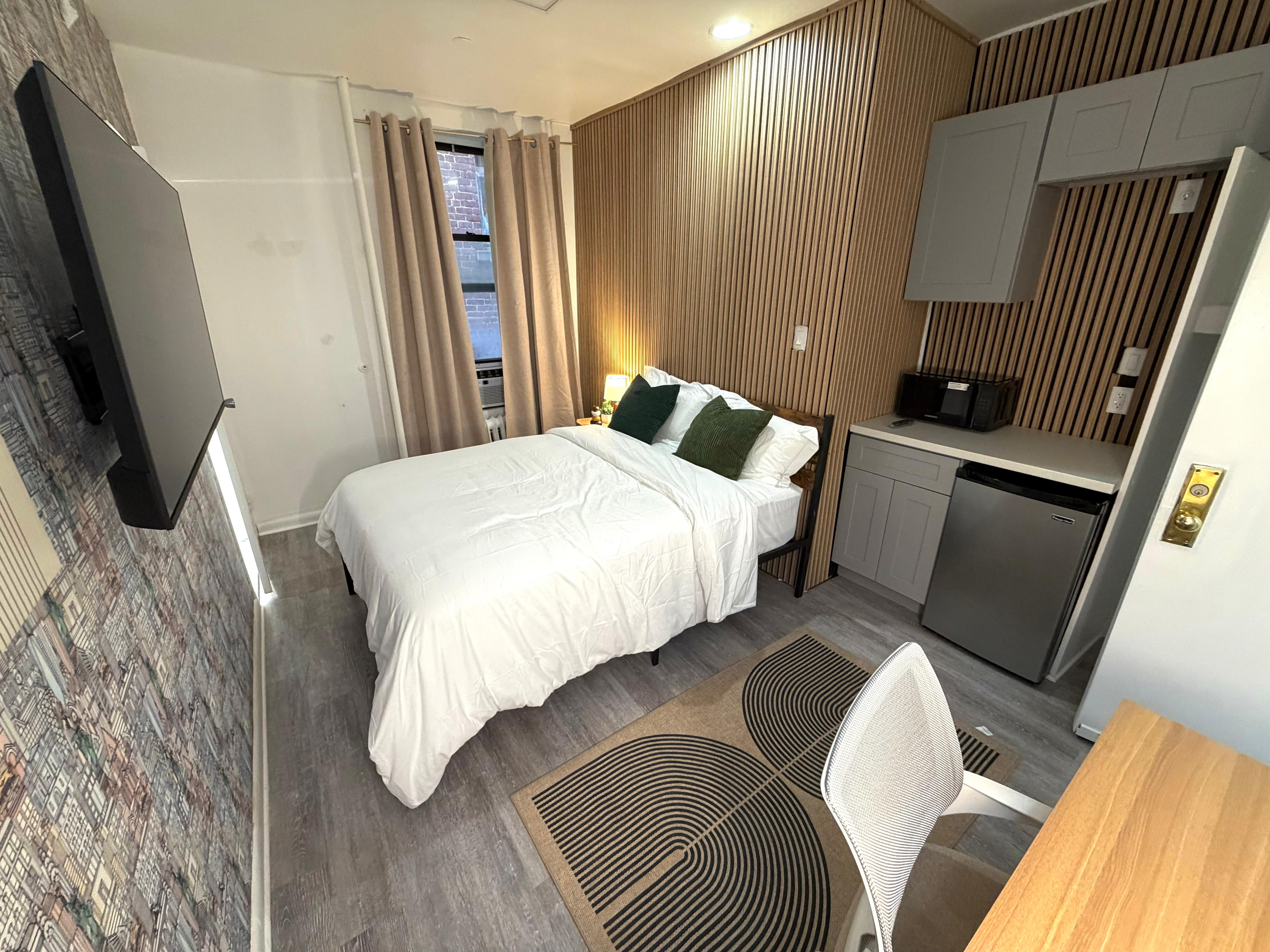 Room 409 — Studio Basic with Ensuite Bathroom